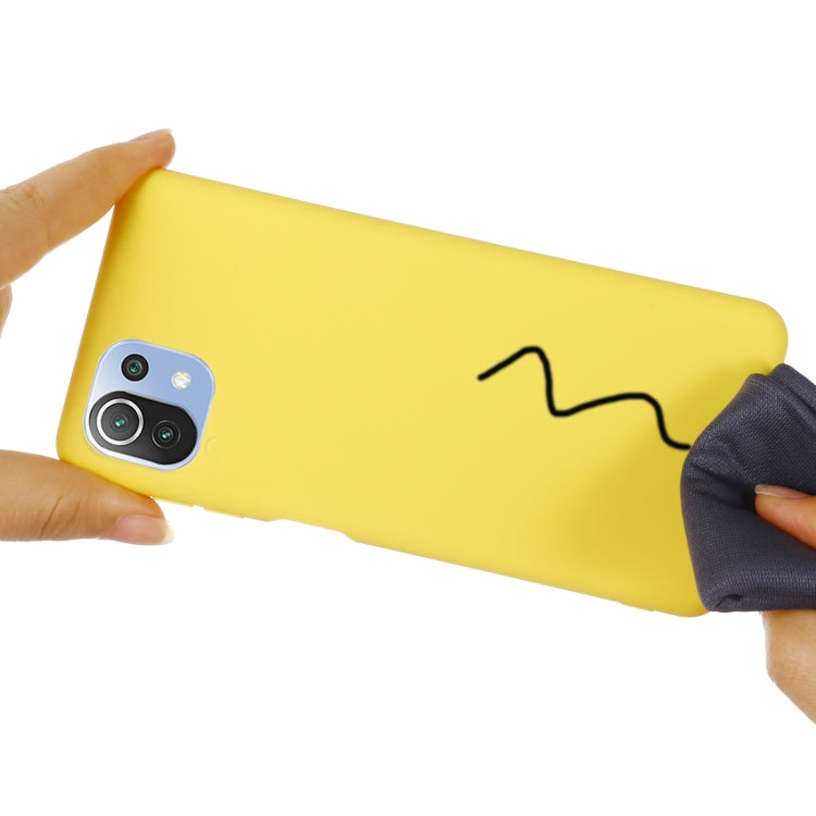 For Xiaomi Mi 11 Lite Solid Color Liquid Silicone Dropproof Full Coverage Protective Case(Yellow) - Xiaomi Cases by buy2fix | Online Shopping UK | buy2fix