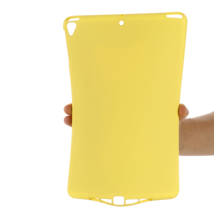 Solid Color Liquid Silicone Dropproof Full Coverage Protective Case For iPad Air / 9.7 2017 / 9.7 2018 / Pro 9.7(Yellow) - iPad 9.7 (2018) & (2017) Cases by buy2fix | Online Shopping UK | buy2fix