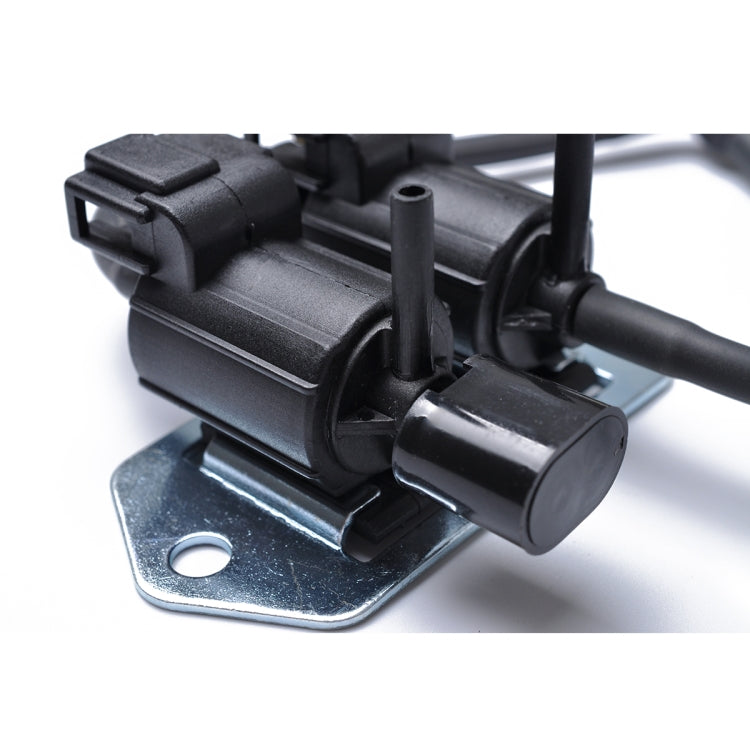 Car Vacuum Wheel Clutch Control Solenoid Valve K5T47776 for Mitsubishi Pajero L200 L300 by buy2fix