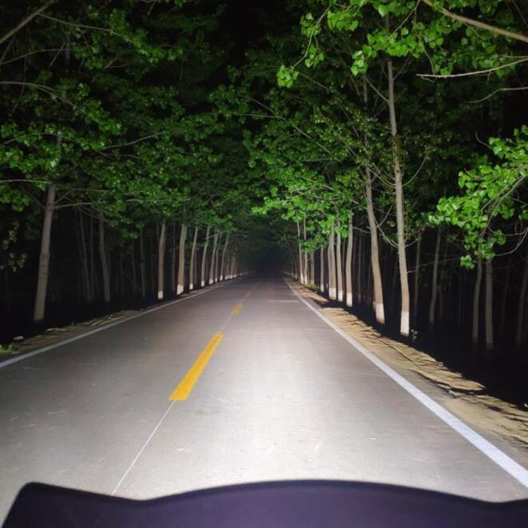 40W White Light Motorcycle LED Spotlight Headlight Car Front Bumper Light Off-Road Vehicle Modified Roof Light by buy2fix