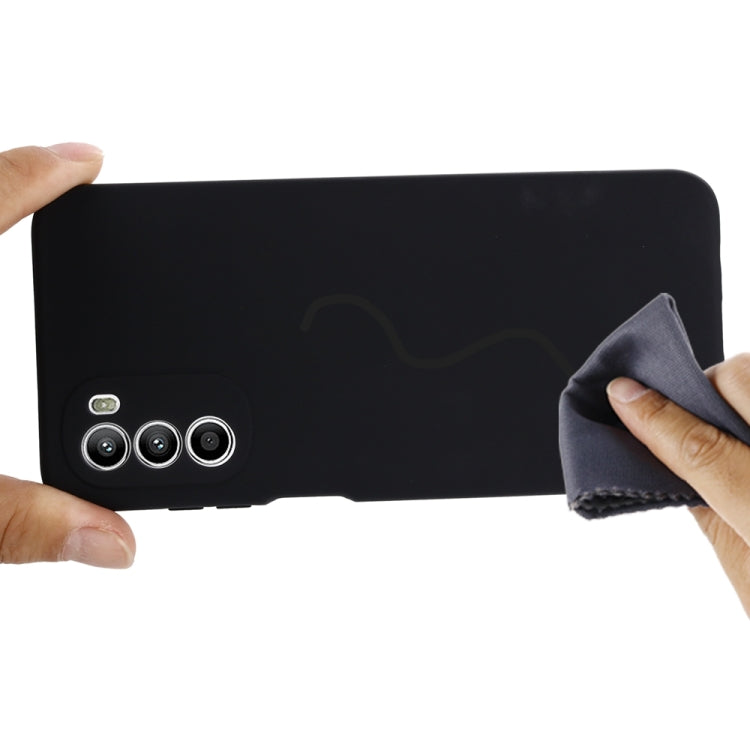 For Motorola Moto G71s 5G Solid Color Liquid Silicone Dropproof Full Coverage Phone Case(Black) by buy2fix