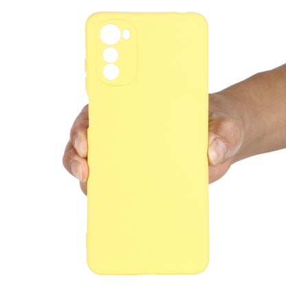 For Motorola Moto E32 4G Solid Color Liquid Silicone Dropproof Full Coverage Phone Case(Yellow) by buy2fix