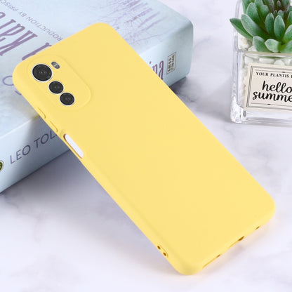 For Motorola Moto E32 4G Solid Color Liquid Silicone Dropproof Full Coverage Phone Case(Yellow) by buy2fix