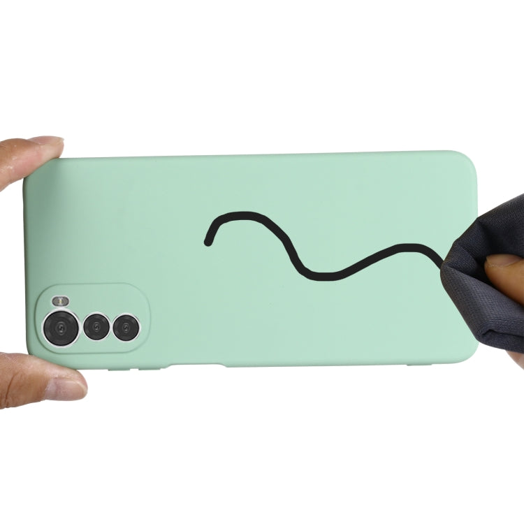 For Motorola Moto E32 4G Solid Color Liquid Silicone Dropproof Full Coverage Phone Case(Green) by buy2fix