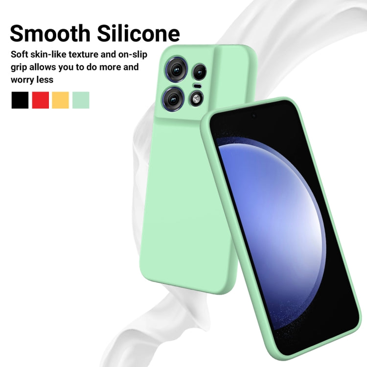 For Motorola Edge 50 Pro Solid Color Liquid Silicone Dropproof Full Coverage Phone Case(Green) by buy2fix