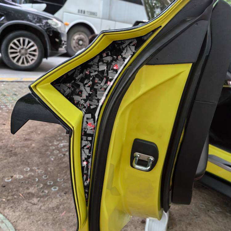 2pcs/Set Forged Gold Foil Carbon Fiber Car Inside Door Decorative Sticker for Chevrolet Corvette C8 2020-, Left and Right Driver(Red) - Car Interior Mouldings by buy2fix | Online Shopping UK | buy2fix