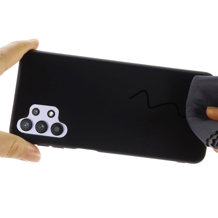 For Samsung Galaxy A32 4G Solid Color Liquid Silicone Dropproof Full Coverage Protective Case(Black) by buy2fix