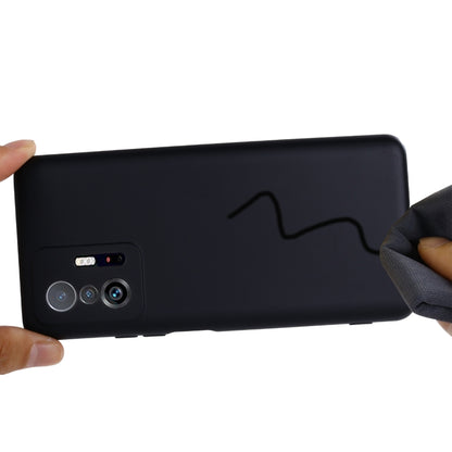 For Xiaomi 11T 5G Solid Color Liquid Silicone Dropproof Full Coverage Protective Case(Black) by buy2fix