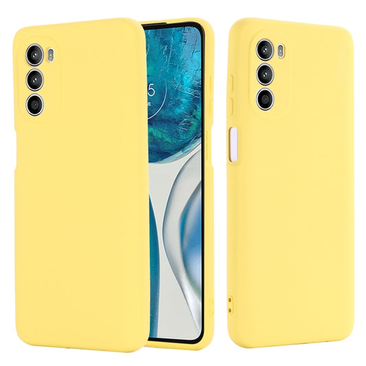 For Motorola Moto G52 4G/G82 Pure Color Liquid Silicone Shockproof Phone Case(Yellow) - Motorola Cases by buy2fix | Online Shopping UK | buy2fix