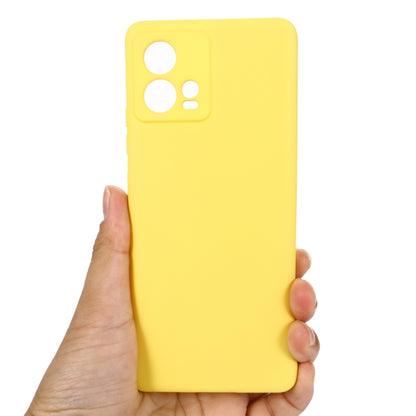For Motorola Edge 30 Fusion / S30 Pro Pure Color Liquid Silicone Shockproof Phone Case(Yellow) - Motorola Cases by buy2fix | Online Shopping UK | buy2fix