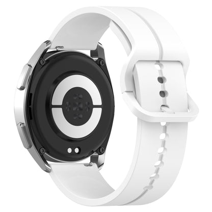22mm Universal Flat Head Groove Silicone Watch Band(White) - 22mm Bands by buy2fix | Online Shopping UK | buy2fix